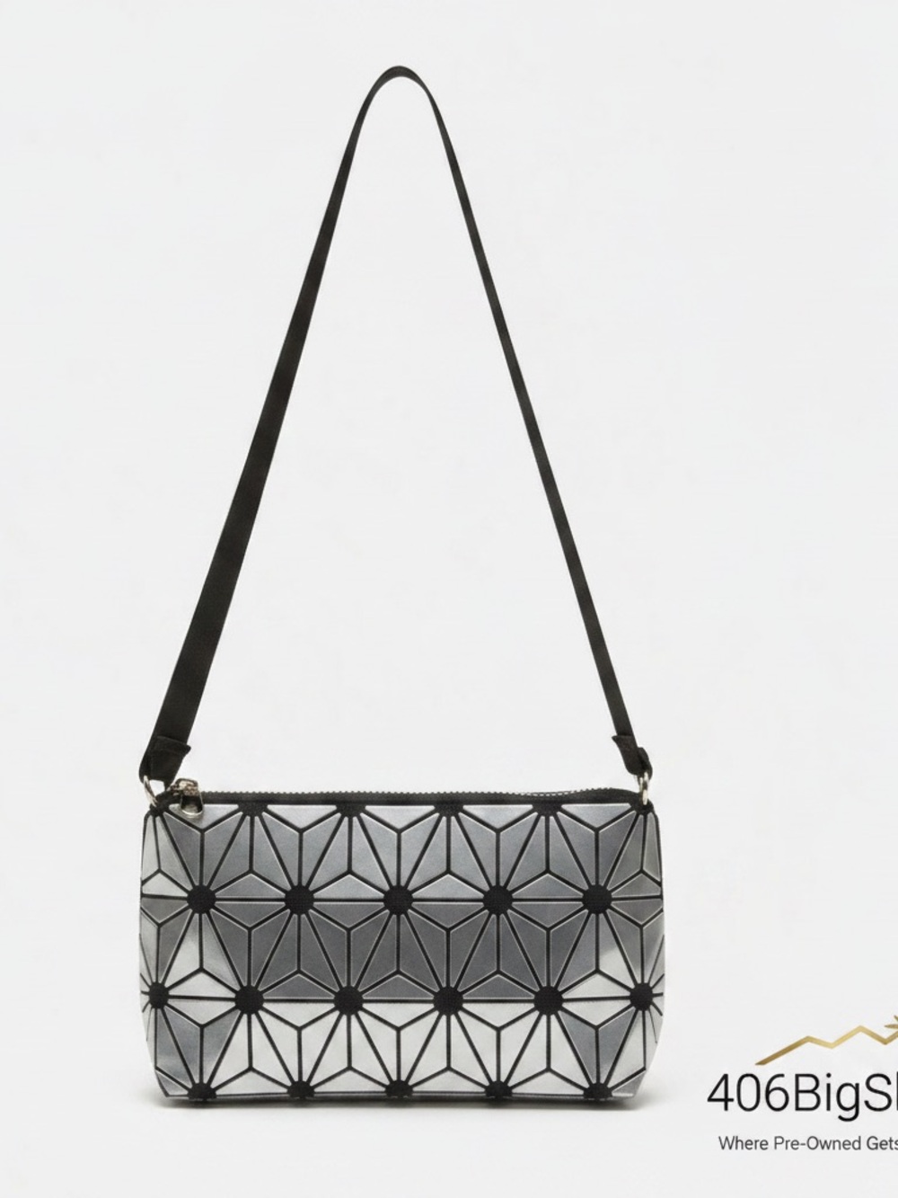 Geometric Pattern Silver Crossbody Bag